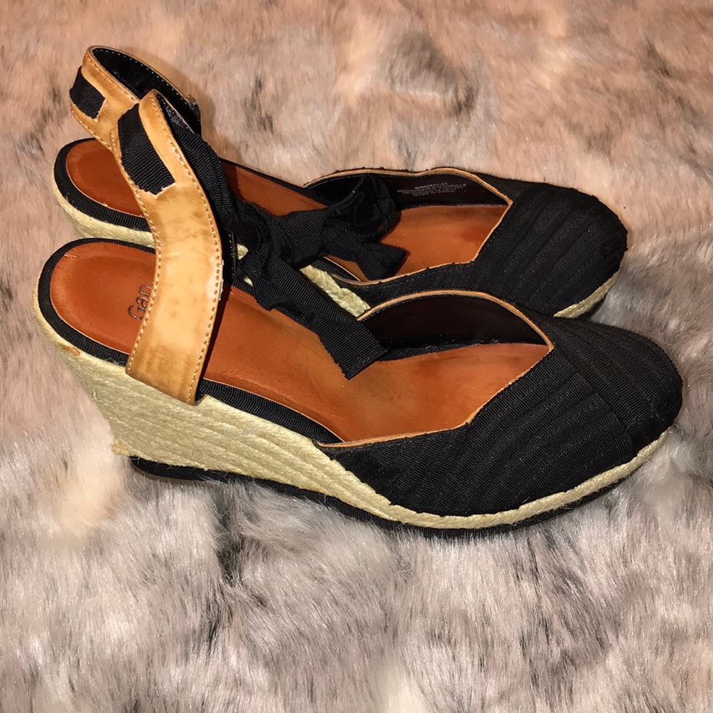 GAP WOMEN’S BLACK WEDGES